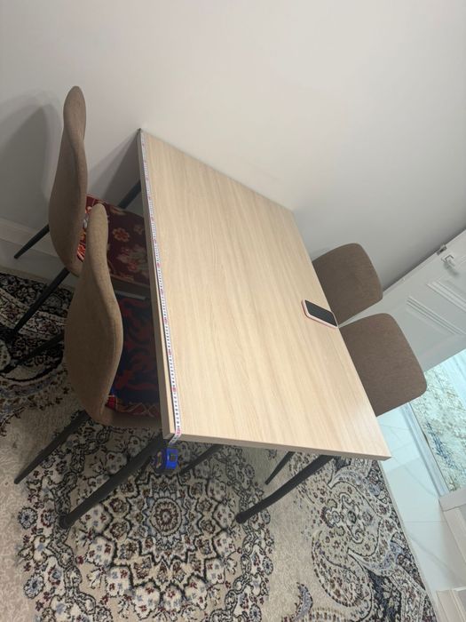 кухонный стол и стулья