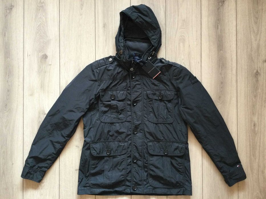 НОВО оригинално черно пролетно - есенно яке TOMMY HILFIGER размер L