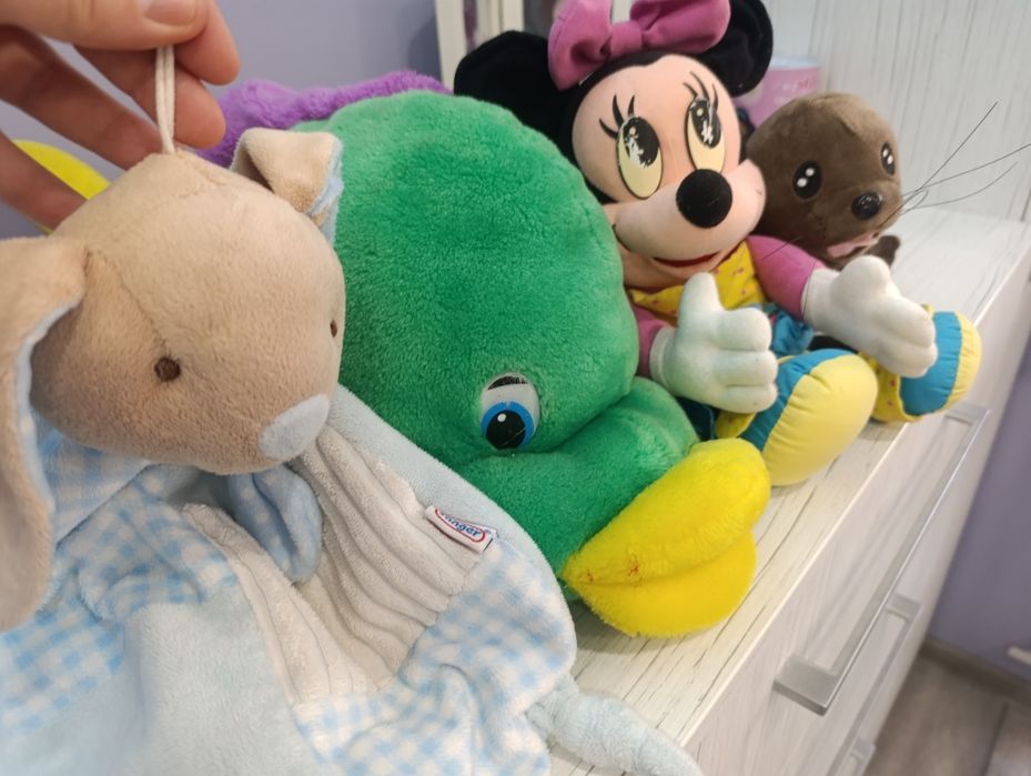 Лот играчки, раничка за пижама