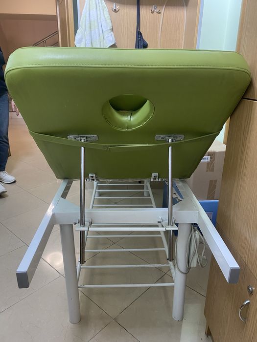 Продам косметологическую кушетку