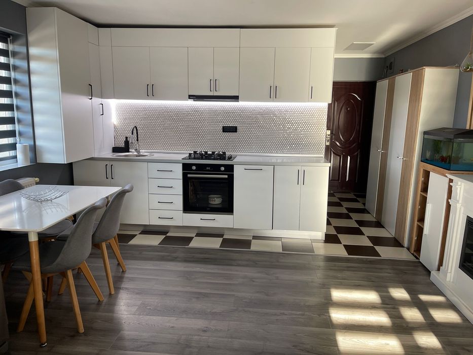 Vand apartament 2 dormitoare 2 bai 1 living cu bucatarie