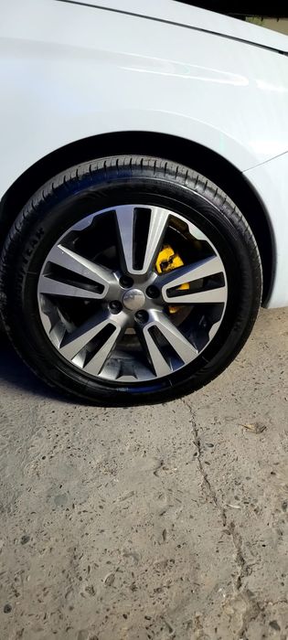 ВАЗ (LADA)  Vesta CW 2018