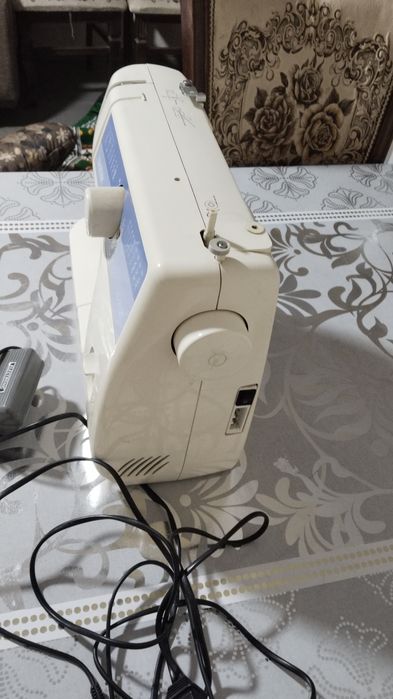 Elektronniy tikuv mashinasi