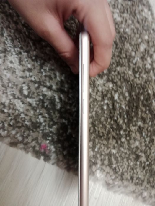 Продаётся телефон на запчасти