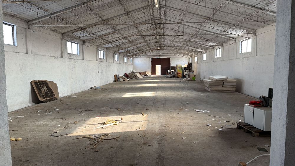 Închiriez hală 550m2 sau 1000m2 în Oradea la 3E