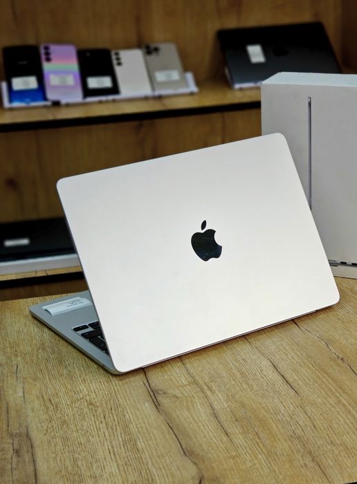 MacBook Air 13 M2 Чип | 16 ОЗУ | 256гб | 81 цикл | 96% Акб