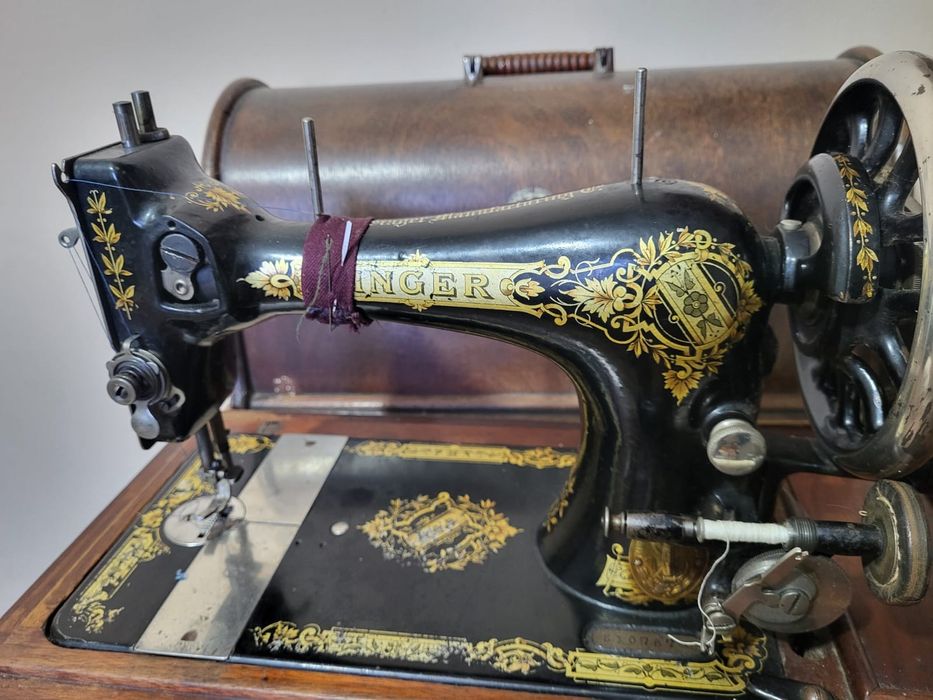 Швейная машина Singer