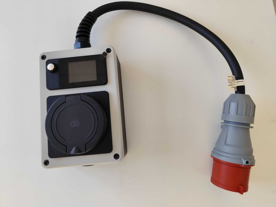 Зарядна станция Wall box- 22 KW/32A с приложение Тyua