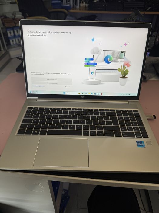 HP ProBook 450 G8 i5-1135G7, 8GB, 256GB SSD, FHD, stare excelentă