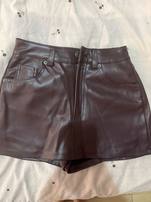 Пола stradivrius: Полата е носена само веднъж, има built-in leggings