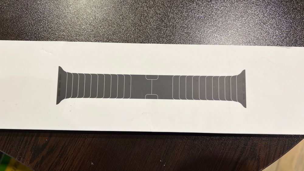 Продавам каишка - Apple space black stainless steel link bracelet