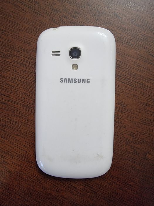 GSM Samsung GT-I8200