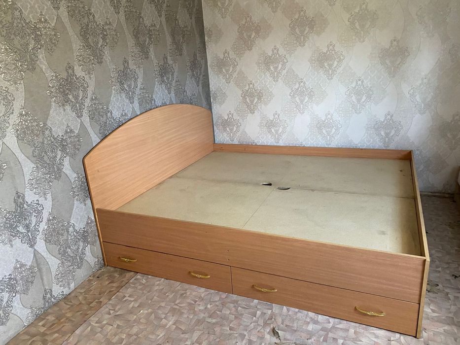 Продам кровать двухспальная