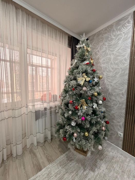 Продам елку с игрушками