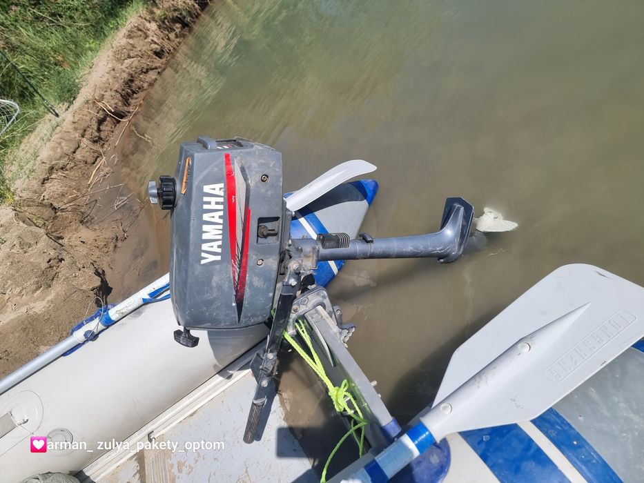 Лодка  с  мотором