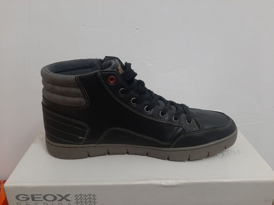 Продам мужскую обувь