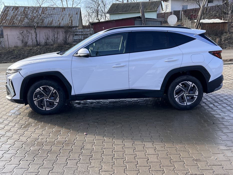 Hyundai Tucson Hybrid 1.6 benzina + hibrid 10.2025- 7000 km Avariat