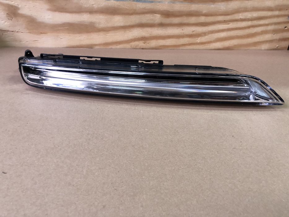 Led bara fata stanga Porsche Cayenne 7P5 facelift 2016