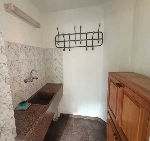 Дава се под наем Офис в Велико Търново, Център - 42 кв.м за 229.5 € - Снимка #3