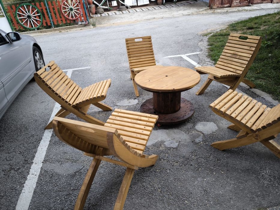 Дървени градински сгъваеми столове