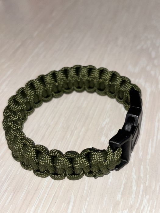 Браслет зеленый из паракорда