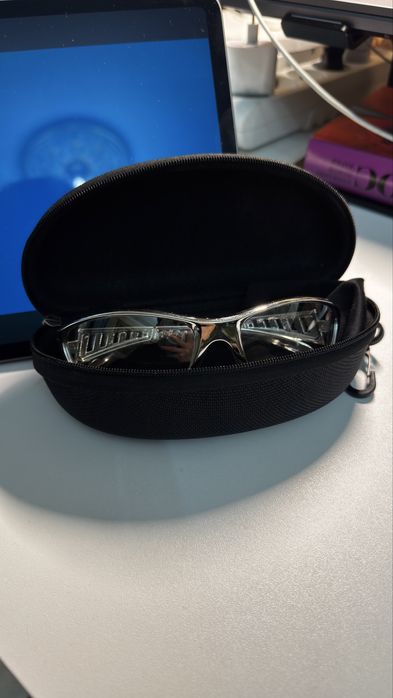 Очки в стиле Y2K