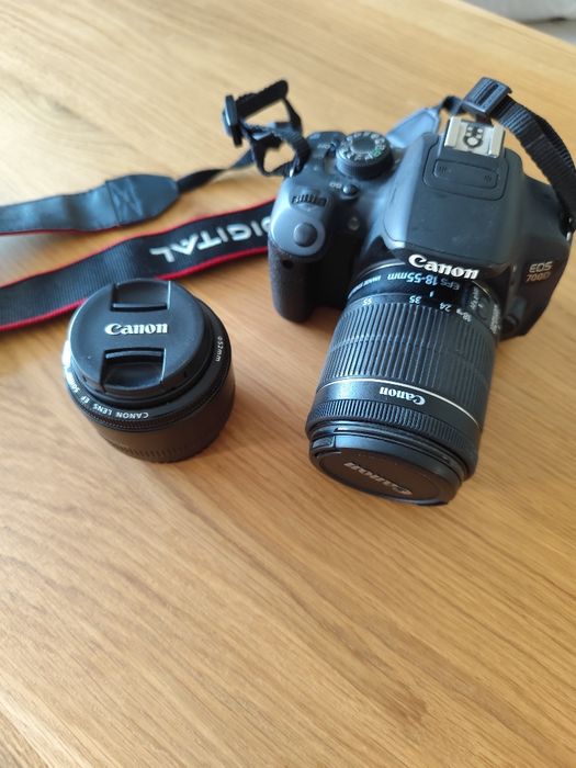 Canon EOS 700D в комплект с обектив 50mm