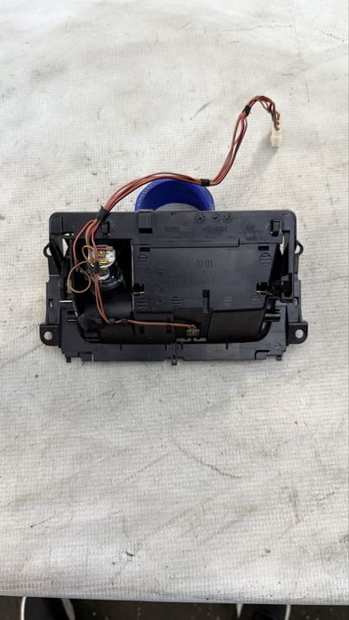 Пепелник BMW 1 E81 E82 E87 E88 3 E90 E9X