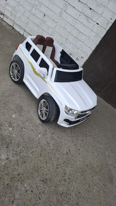 Продам детскую машинку