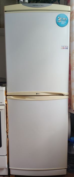 Продается Холодильник LG