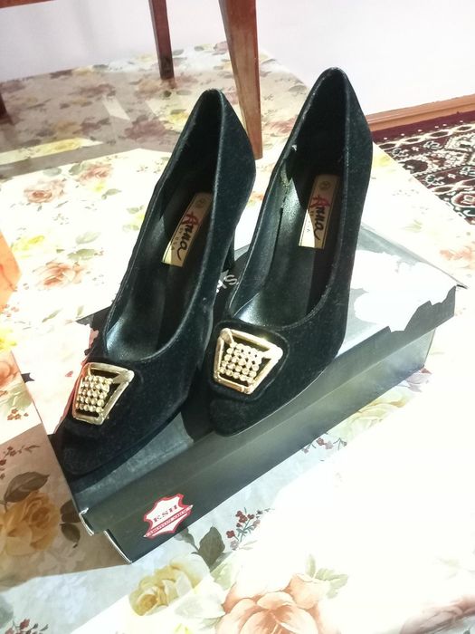 Аёллар оёк кийимлари