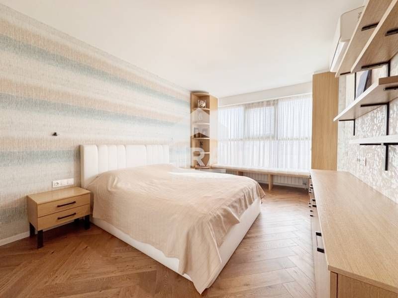 Продава се Тристаен апартамент в София, Овча купел - 138 кв.м за 1811 €/кв.м - Снимка #7