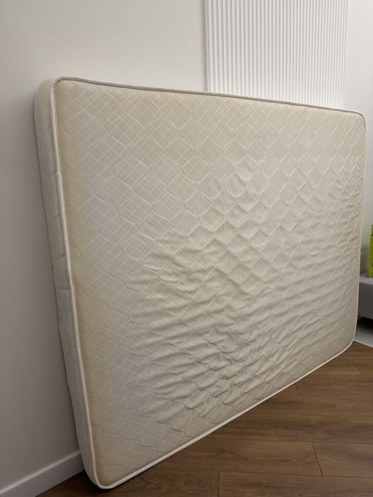 Отдам матрас даром