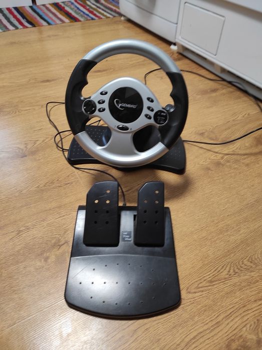 Vând volan cu pedală Gembird STR Shock force