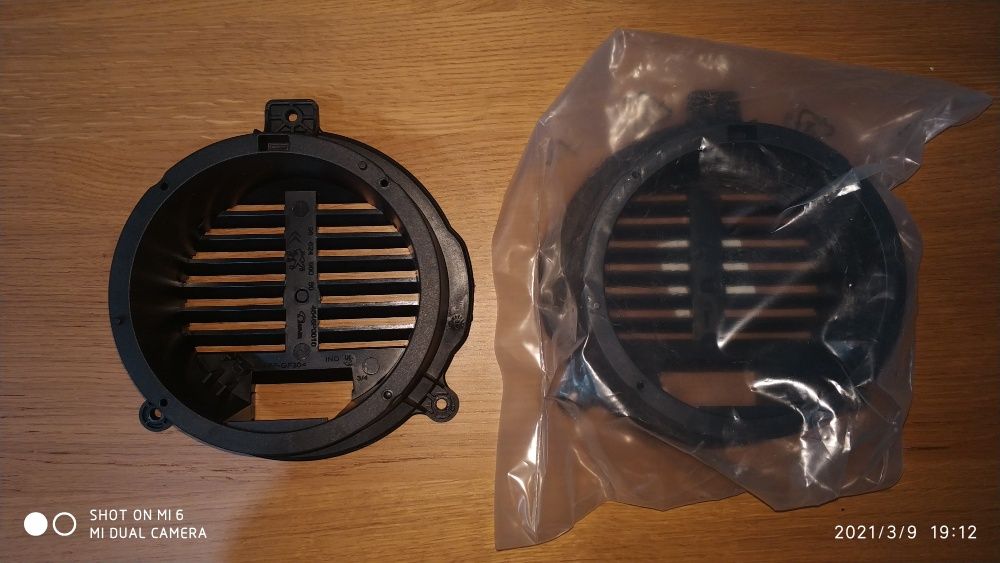 Фланци за говорители.