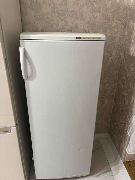 Продам морозильник