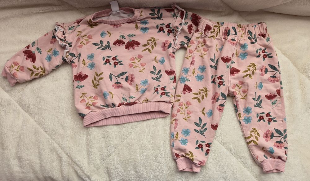 Дрешки момиче 9-12 месеца