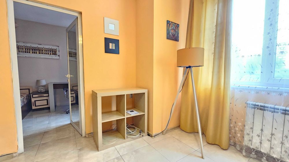 Продава се Двустаен апартамент в София, Център - 55 кв.м за 10 €/кв.м - Снимка #3