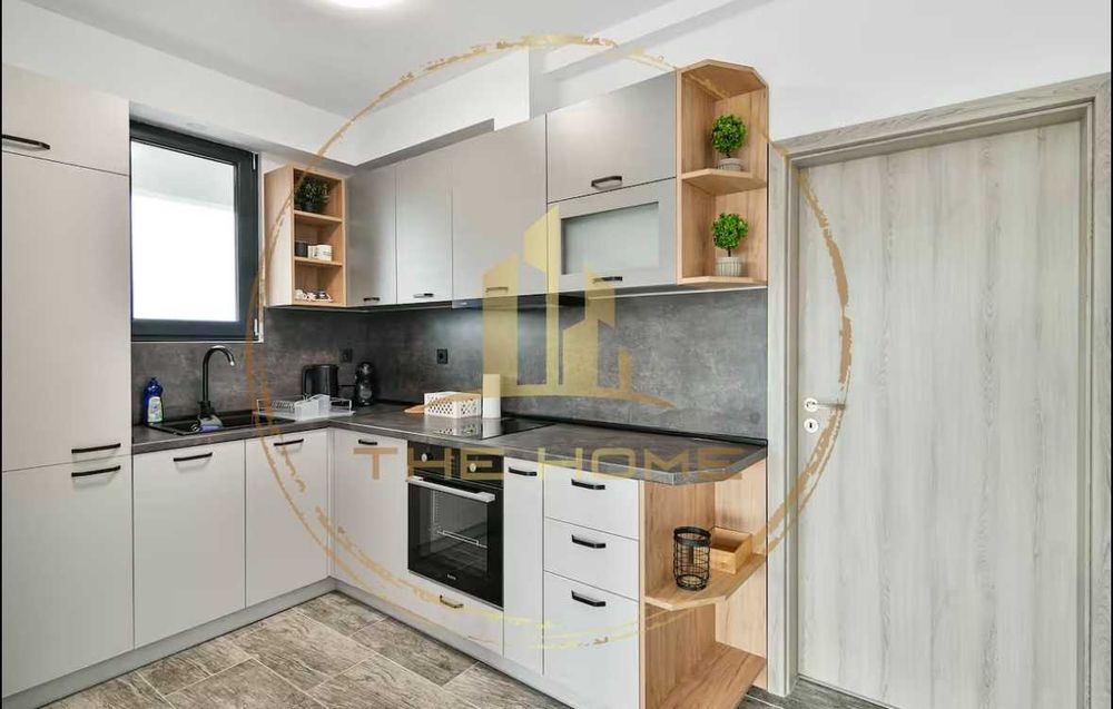 Дава се под наем Тристаен апартамент в Варна, Център - 95 кв.м за 800 € - Снимка #2