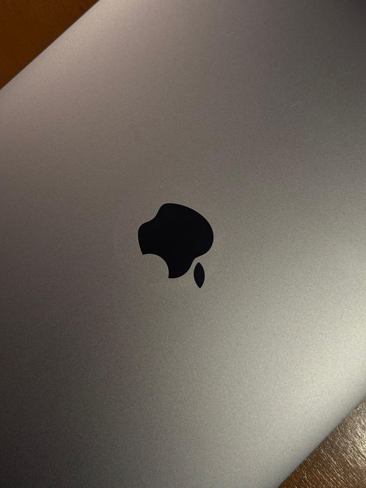 Продам Macbook Pro