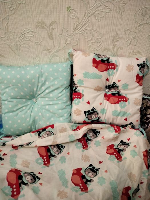 Детские товары. Бортики на детскую кроватку .кроватку. Мы брали для ма