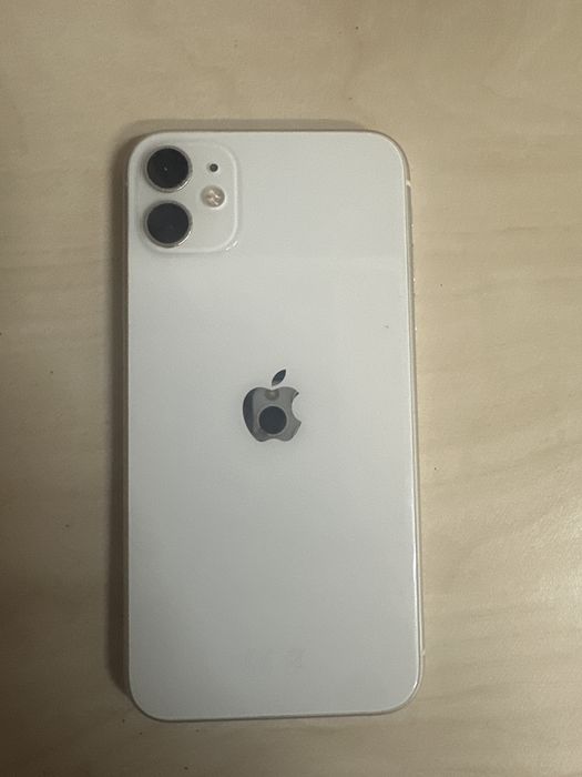Vand iphone 11 in stare perfecta