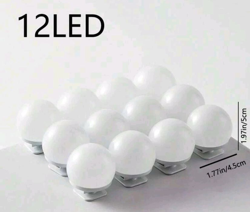 Iluminare masa de toaleta cu becuri tip glob