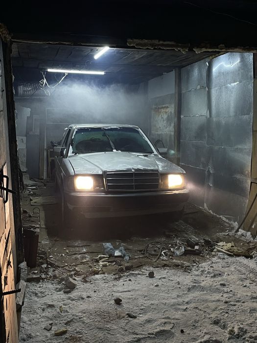 Mersedes 190e 2.0 литра