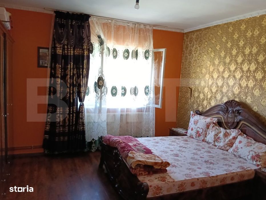 Doua case, 130 mp, curte generoasa, zona Sovata