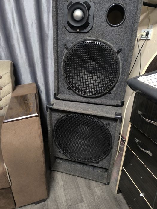 Муз колонки с усилителем (пульт) эстрадные