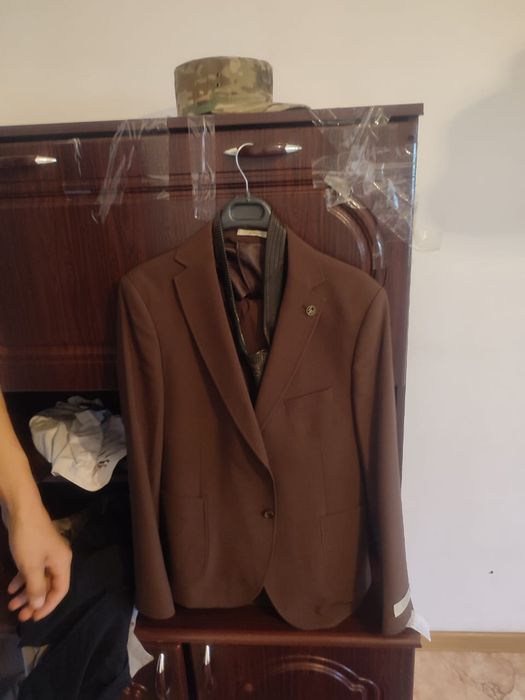 Костюм двойка продаётся