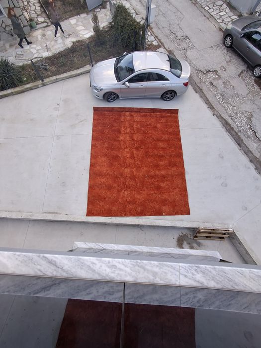 Килим 4м х 5м идеално състояние