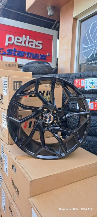 R18 5×105 Black Monza Treker
