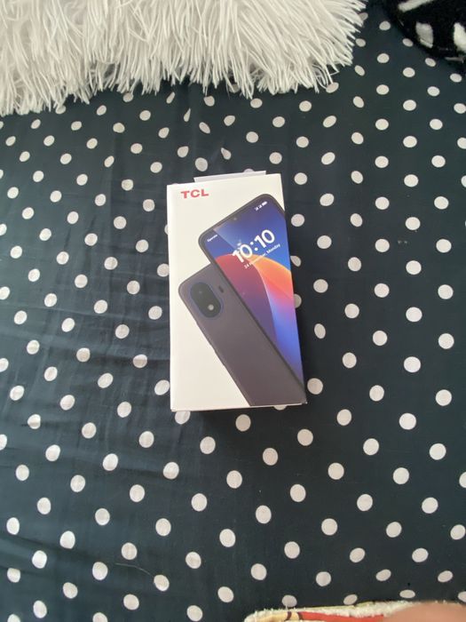 Telefon mobil TCL
